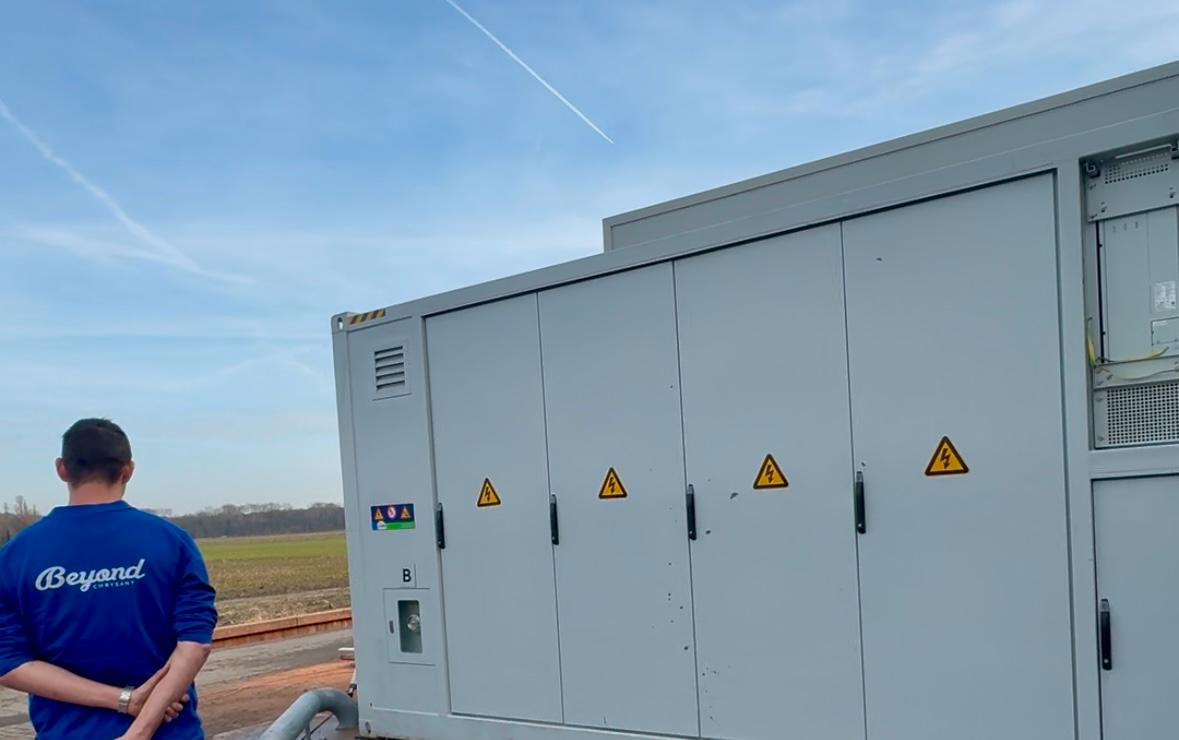 Batterijopslag vergroot flexibiliteit in energiebeheer: praktijkvoorbeeld Beyond Chrysant en VDL